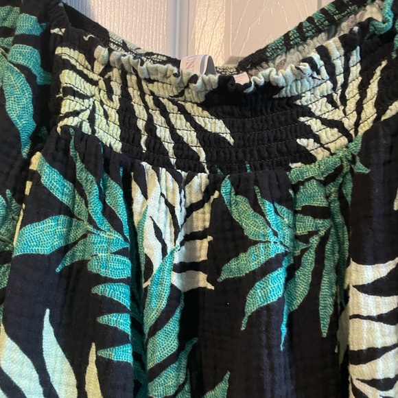 Summery green leaf print shirt - Picture 4 of 7